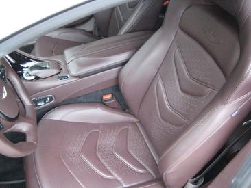 Aston Martin DBS 5.2 V12 Superleggera — photo 12