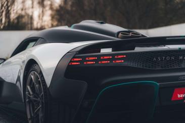 Aston Martin Valhalla V8 PHEV — photo 9