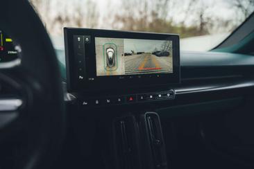 Aston Martin Valhalla V8 PHEV — photo 15