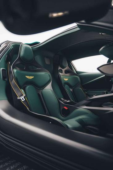 Aston Martin Valhalla V8 PHEV — photo 22