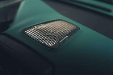 Aston Martin Valhalla V8 PHEV — photo 27