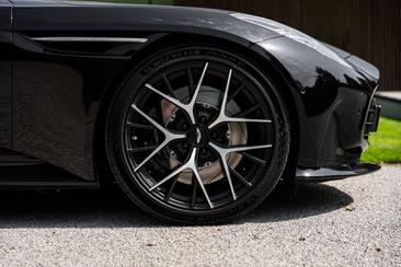 Aston Martin DB12 Coupé 4.0 V8 — photo 9