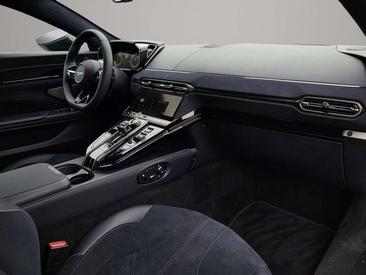 Aston Martin V8 S Coupe — photo 10