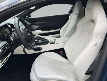 Aston Martin Vantage V8 — photo 24