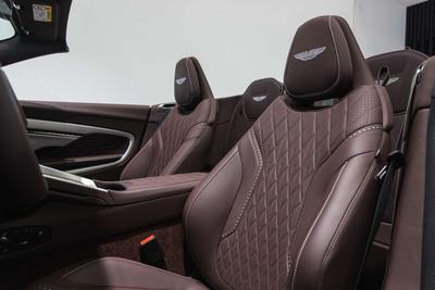 Aston Martin DB12 V8