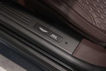 Aston Martin DB12 V8 — photo 7