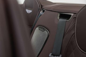 Aston Martin DB12 V8 — photo 13