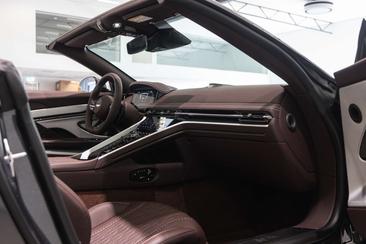 Aston Martin DB12 V8 — photo 14