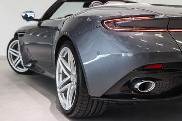 Aston Martin DB12 V8 — photo 17