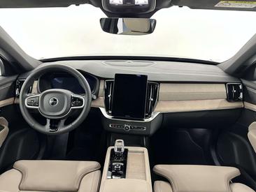 Volvo XC90 B5 Plus — photo 4
