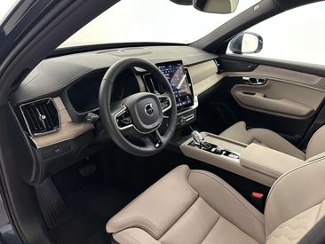 Volvo XC90 B5 Plus — photo 10