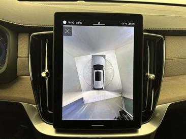 Volvo XC90 B5 Plus — photo 12