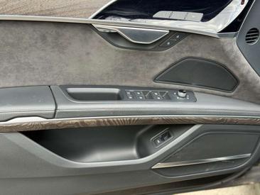 Audi A8 Berline 50 TDI Quattro — photo 25