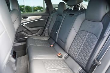 Audi RS6 Avant Performance — photo 17