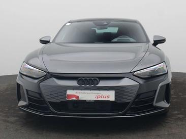 Audi E-tron GT — photo 2