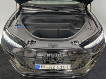 Audi SQ6 E-tron — photo 10