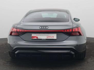 Audi E-tron GT — photo 5