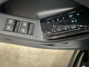 Audi SQ6 E-tron — photo 13