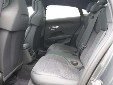 Audi E-tron GT — photo 11