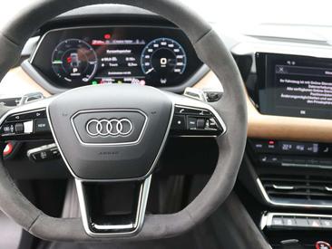 Audi E-tron GT — photo 13