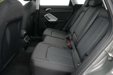 Audi Q3 35 TDI — photo 20