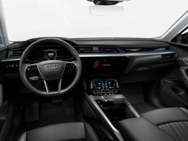 Audi E-tron Advanced 55 — photo 9