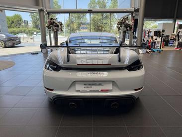 Porsche 718 Cayman GT4 — photo 7