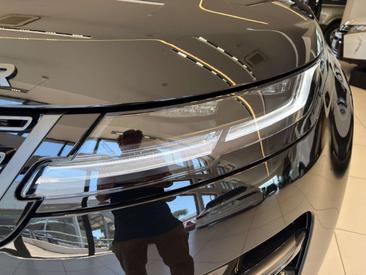 Land Rover Range Rover Evoque 1.5 I3 269 PHEV Dynamic SE AWD Auto Black — photo 10