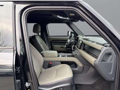 Land Rover Defender 110 D250 X-DYNAMIC SE PANORAMA BLACK PACK