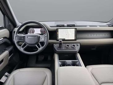 Land Rover Defender 110 D250 X-DYNAMIC SE PANORAMA BLACK PACK — photo 3