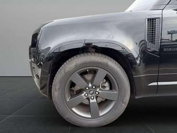 Land Rover Defender 110 D250 X-DYNAMIC SE PANORAMA BLACK PACK — photo 8