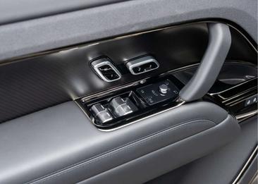 Land Rover Range Rover Sport SV — photo 35