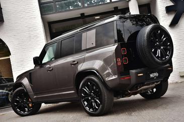 Land Rover Defender 110 4.4 V8 P635 — photo 9