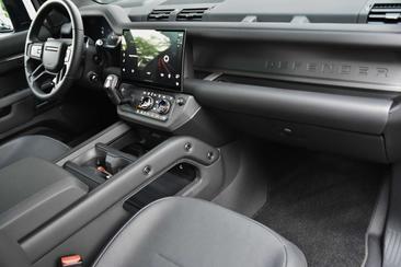 Land Rover Defender 110 4.4 V8 P635 — photo 13