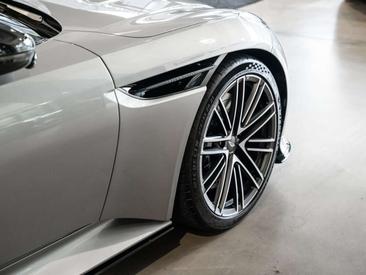 Aston Martin DB12 Volante — photo 7