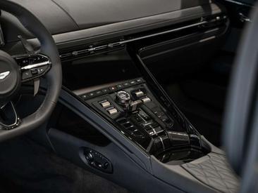 Aston Martin DB12 Volante — photo 8