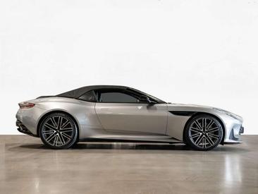 Aston Martin DB12 Volante — photo 13