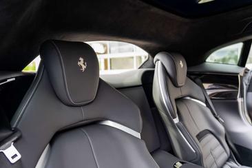 Ferrari Purosangue — photo 10