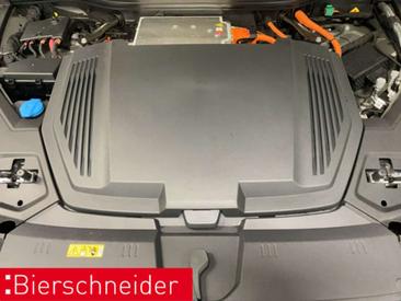 Audi Q8 Sportback S Line 55 E-tron — photo 24