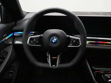 BMW I5 M Sport EDrive40 — photo 7