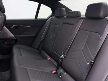 BMW I5 M Sport EDrive40 — photo 9