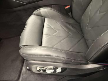 BMW XM — photo 4