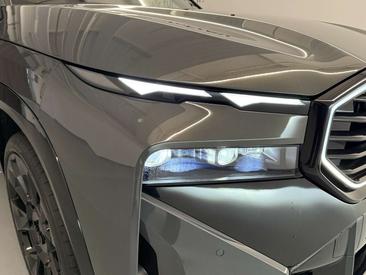 BMW XM — photo 7