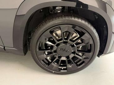 BMW XM — photo 10