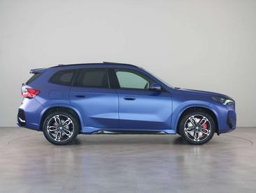 BMW IX1 EDrive20 — photo 3