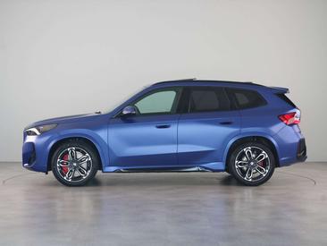 BMW IX1 EDrive20 — photo 8