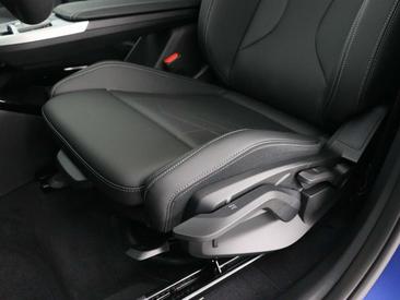 BMW IX1 EDrive20 — photo 10