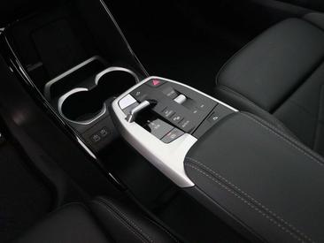 BMW IX1 EDrive20 — photo 12