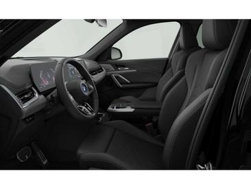 BMW IX1 M Sport — photo 6