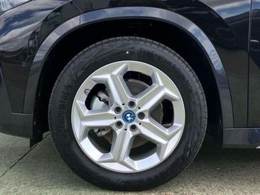 BMW IX1 Black EDrive20 — photo 11